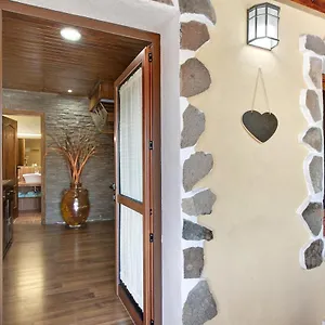 https://casa-el-parral.tenerifehoteles.net