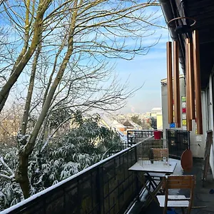  Hébergement de vacances Rez De Jardin Un Pavillon Vue Paris Eiffel